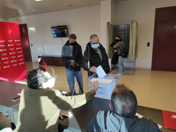 Votación en la UR para elegir Rector