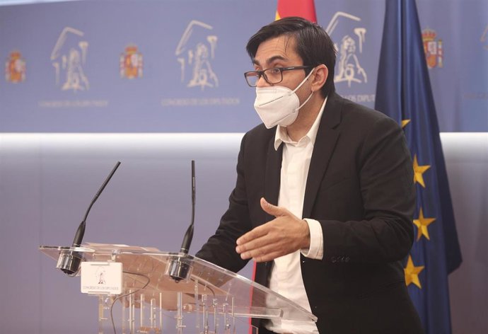 El secretario primero del Congreso de los Diputados, Gerardo Pisarello, ofrece una rueda de prensa tras la reunión de la Mesa del Congreso, en Madrid (España), a 11 de noviembre de 2020.