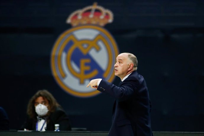 Pablo Laso dirigiendo al Real Madrid