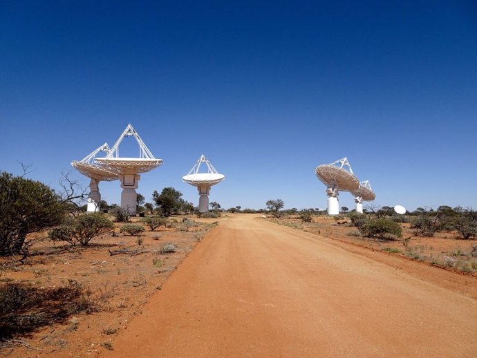 El conjunto de radiotelescopios ASKAP realiza observaciones CRAFT.