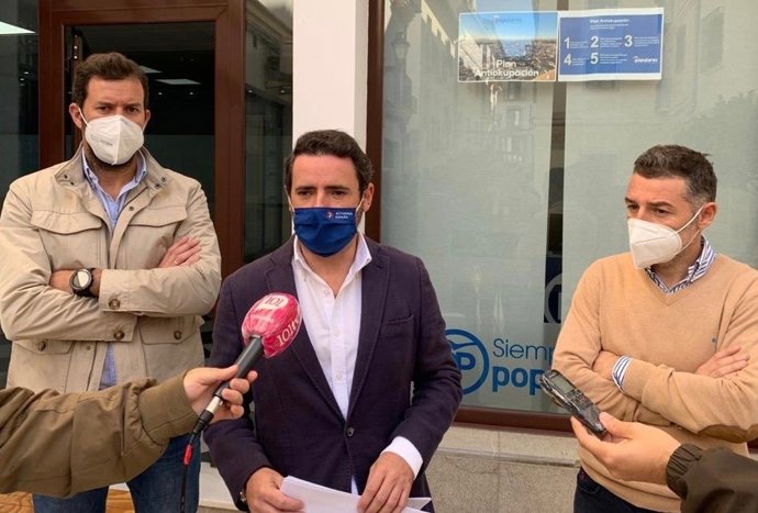 José Ramón Carmona, coordinador general del PP de Málaga en rueda de prensa en Antequera