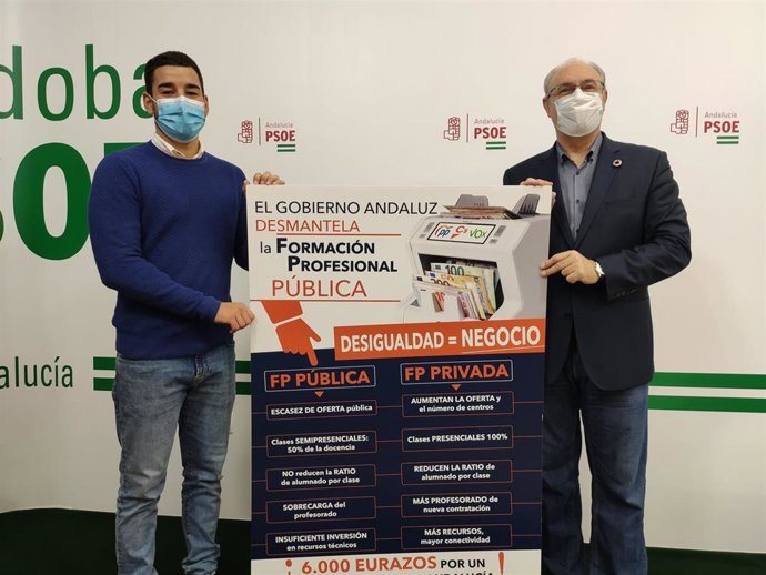 José Manuel Reifs y Juan Pablo Durán en la sede del PSOE de Córdoba.