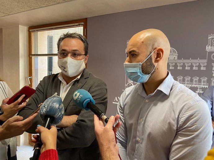 PSOE Y UNIDAS PODEMOS PIDEN LA REPROBACIÓN DEL ALCALDE LUIS BARCALA POR EL ESCÁNDALO DEL BULO Y LAS PRESUNTAS AMENAZAS A LA HOSTELERÍA