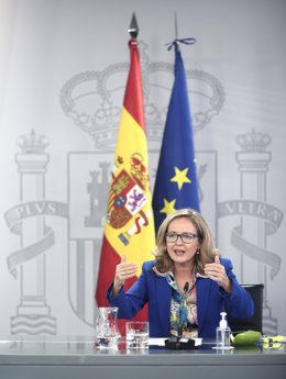 La vicepresidenta y ministra de Asuntos Económicos y Digitalización, Nadia Calviño, comparece en rueda de prensa posterior al Consejo de ministros en Moncloa, Madrid (España), a 17 de noviembre de 2020. En esta reunión el Gobierno ha aprobado la extensi