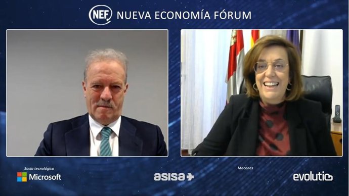 Armisén, durante su intervención con el periodista Manuel Campo Vidal.