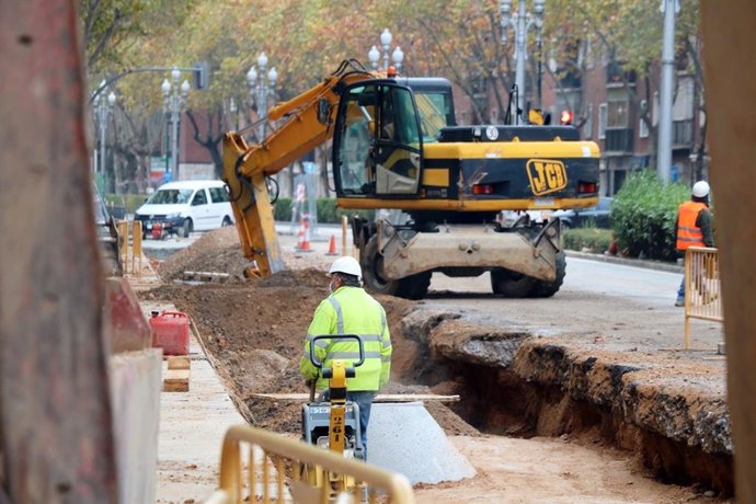 Obras de sustitución del colector de la margen izquierda en el paseo de Zorrilla.
