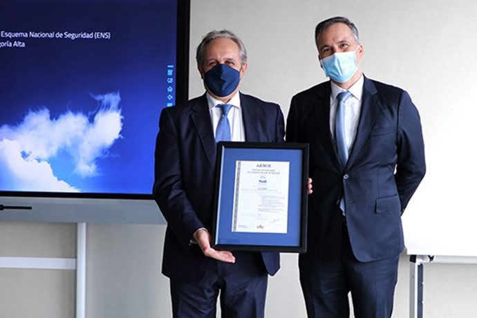 Enaire recibe el certificado de Aenor.