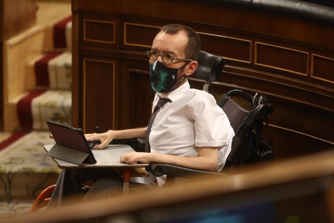 El portavoz de Unidas Podemos en el Congreso de los Diputados, Pablo Echenique, durante la segunda parte del pleno de Debate de totalidad del Proyecto de Ley de Presupuestos Generales del Estado para el año 2021, en el Congreso de los Diputados de 2020.