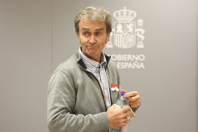 El director del Centro de Coordinación de Alertas y Emergencias Sanitarias (CCAES), Fernando Simón, ofrece una rueda de prensa para informar sobre la evolución de la pandemia de coronavirus, en el Ministerio de Sanidad, Madrid (España), a 16 de noviembr