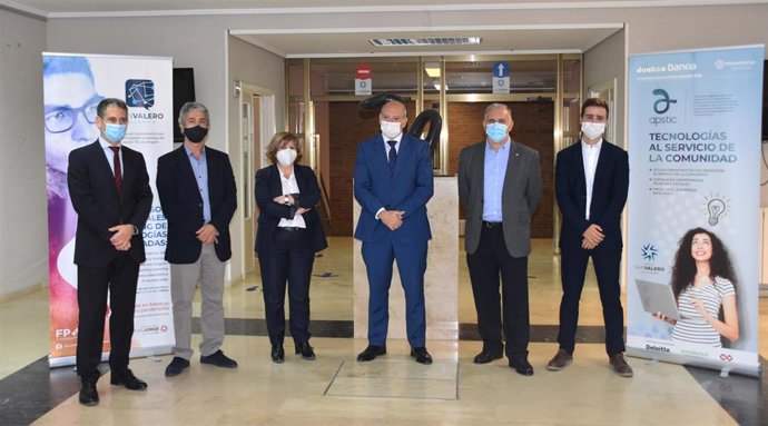 Grupo San Valero va a colaborar con las empresas SMC y KUKA