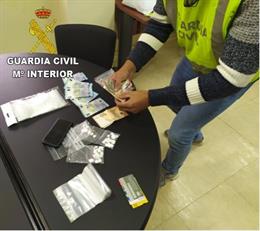 La Guardia Civil ha detenido a un hombre por tráfico de drogas en Corral de Almaguer.