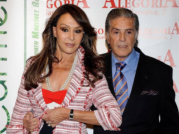 Jaime Ostos and his wife Maria Angeles Grajal attend the presentation of a new drink, the ''Mojito de Orujo,'' at the Alegoria Club on May 6, 2010 in Madrid, Spain.