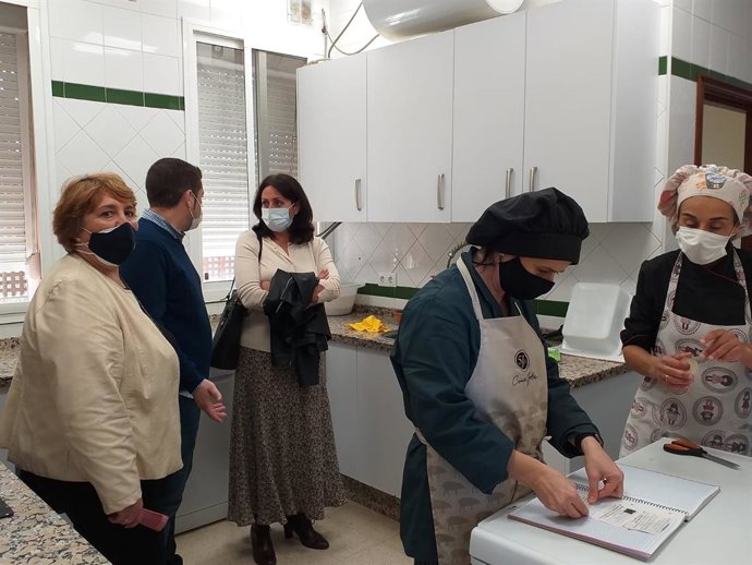 Visita a un comedor social de Gibraleón (Huelva)