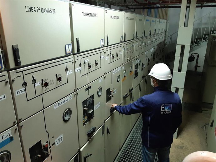 Trabajos en la subestación eléctrica transformadora Paraíso de Endesa