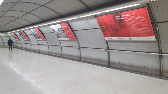 Exposicion de Cruz Roja en Metro Bilbao