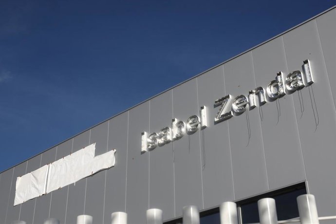 Exterior del Hospital de Emergencias de la Comunidad de Madrid, el Hospital Isabel Zendal, en la zona de Valdebebas, Madrid (España), a 11 de noviembre de 2020. 