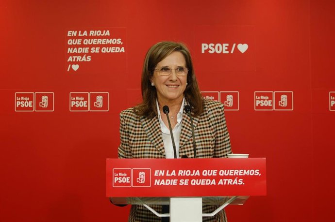 La diputada regional del PSOE, Teresa Villuendas, en comparecencia de prensa