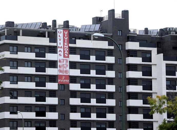 Edificio de viviendas en venta en Madrid.