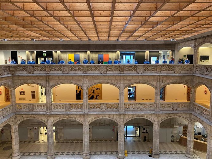 Entrega de 55.400 euros recaudados por Fundación "la Caixa" y CaixaBank que han entregado a 13 entidades de CyL.