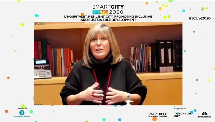 La alcaldesa de L'Hospitalet de Llobregat (Barcelona) y la presidenta de la Diputación de Barcelona, Núria Marín, en un debate del Smart City Live 2020.