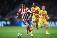 Joao Félix: "El Barcelona nos va a hacer correr un poco más de lo normal"