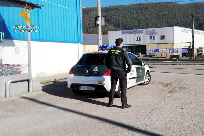 Nota De Prensa La Guardia Civil Detiene A Dos Personas Por Robo Con Violencia