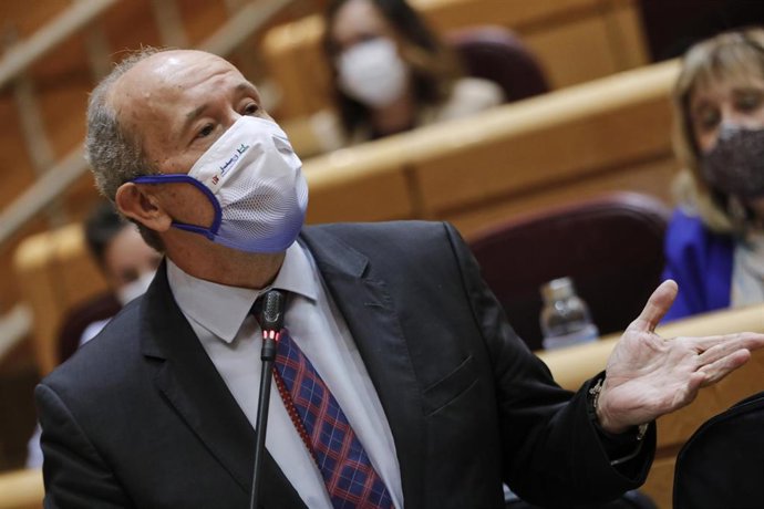 El ministro de Justicia, Juan Carlos Campo, interviene durante una sesión de control al Gobierno en el Senado