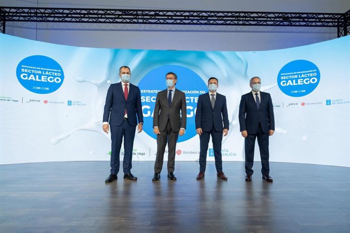 Alberto Núñez Feijóo en la presentación de la estrategia del sector lácteo