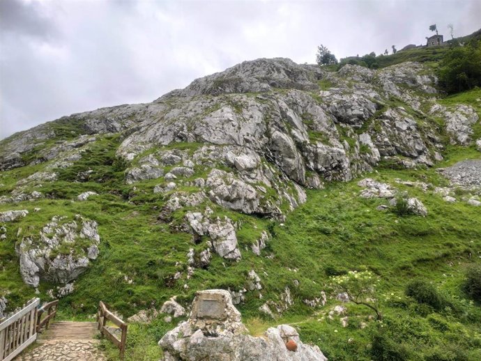 Ruta de senderismo entre Poncebos y Bulnes