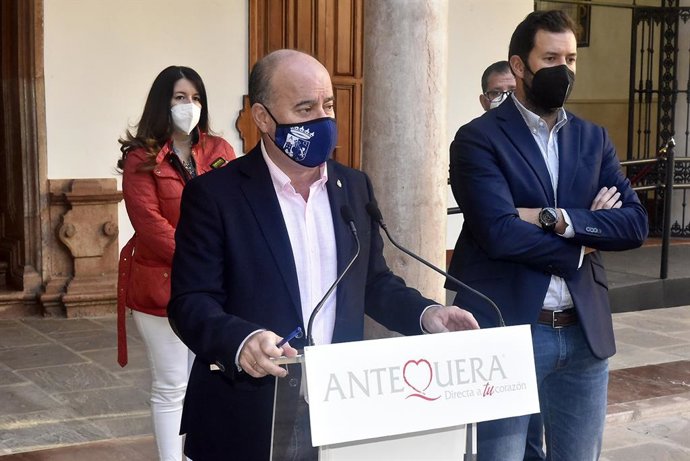 Alcalde de Antequera, Manuel Barón, en rueda de prensa