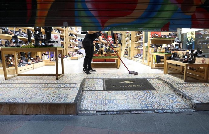 Cierre de negocios a las seis de la tarde en Málaga