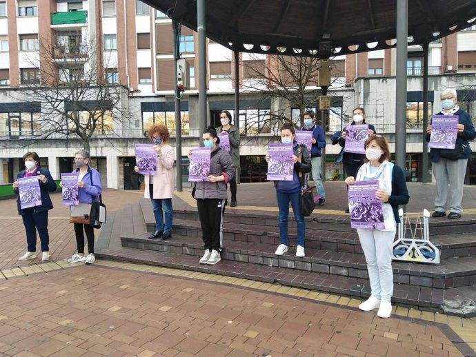 Presentación de la marcha reivindicativa convocada por asociaciones de mujeres y grupos feministas de Margen Izquierda y Zona Minera el 25 de noviembre.