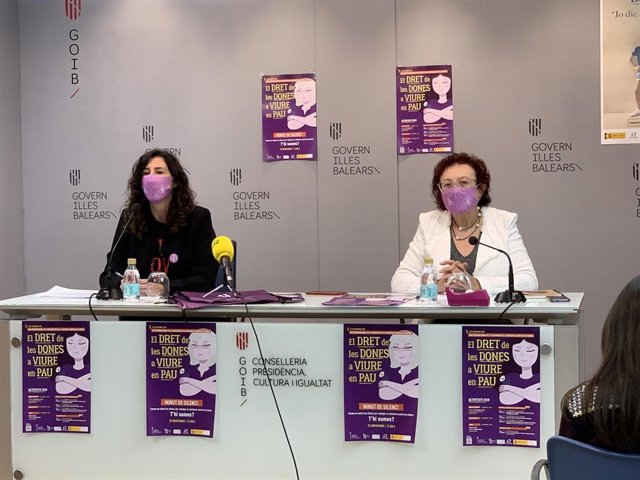 La directora del Institut Balear de la Dona, Maria Duran, y la directora general de Primera Infancia, Innovación y Comunidad Educativa, Amanda Fernández.