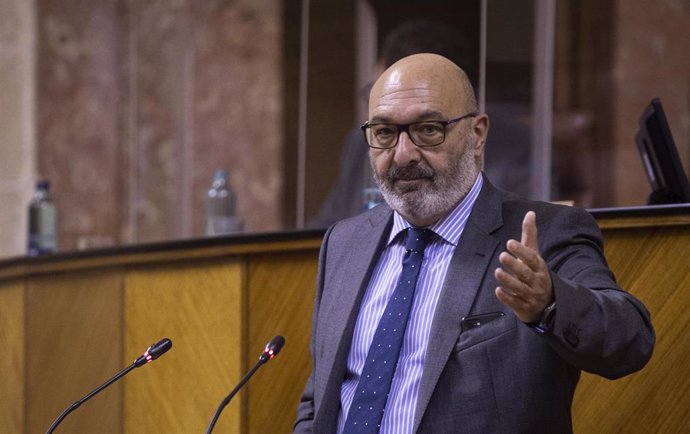 El portavoz del grupo parlamentario Vox, Alejandro Hernández, durante su intervención en el pleno para el Debate de totalidad del proyecto de Ley de Presupuestos de 2021, este miércoles.