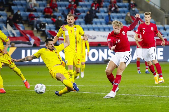 11 October 2020, Norway, Oslo: Norway's Erling Braut Haaland scores his side's fourth goal during the UEFA Nations League Group 1, League B soccer match between Norway and Romania at Ullevaal Stadium. Photo: Vidar Ruud//dpa