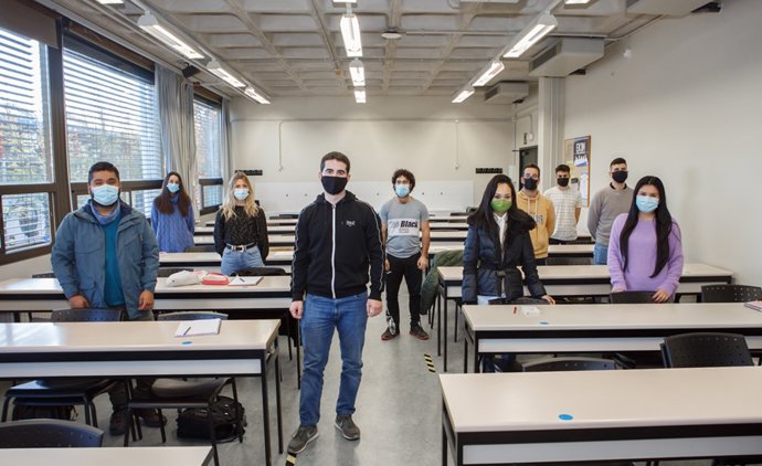 Parte de los alumnos y alumnas de la UPNA participantes en el concurso de divulgación científica 'En 3 minutos'