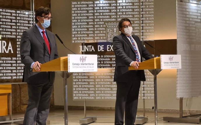 El ministro de Sanidad, Salvador Illa, y el vicepresidente segundo y consejero de Sanidad, José María Vergeles, informan del Consejo Interterritorial del Sistema Nacional de Salud