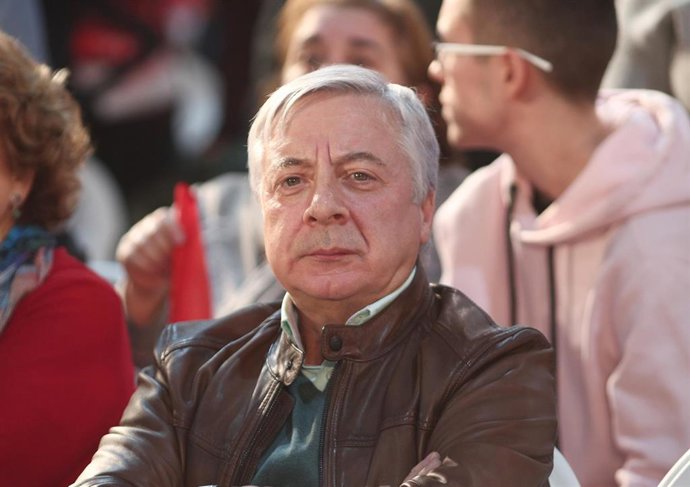 El eurodiputado del PSOE y exministro de Fomento,  Pepe Blanco, durante un mitin del partido en Alcalá de Henares (Madrid, España), previo al cierre de campaña de las elecciones del 10N, a 8 de noviembre de 2019,