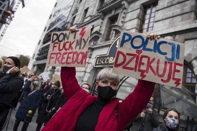 Manifestación contra las nuevas restricciones de la ley del aborto en Varsovia, Polonia.