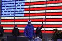 EEUU supera los 250.000 fallecidos por coronavirus y admite que "no hay signos de que se aplane" la curva