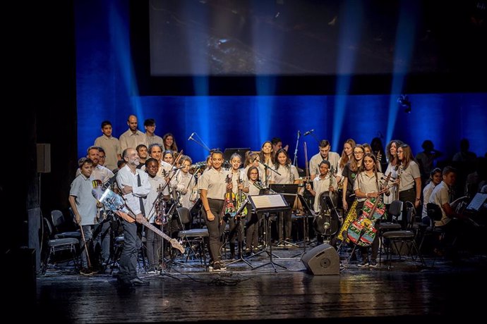 Participantes del proyecto musical de Ecoembes 'La Música del Reciclaje'