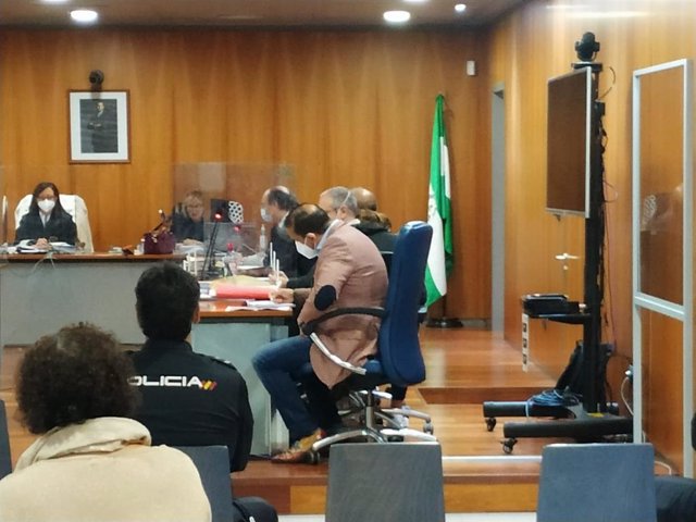 Juicio con jurado en Málaga a una mujer acusada de dejar morir a su bebé