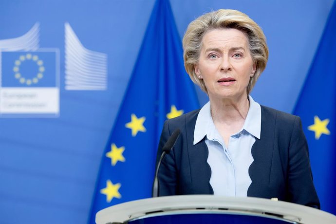 HANDOUT - 16 November 2020, Belgium, Brussels: European Commission President Ursula von der Leyen gives a statement at the EU headquarters in Brussels. Photo: Etienne Ansotte/European Commission/dpa - ATTENTION: editorial use only and only if the credit
