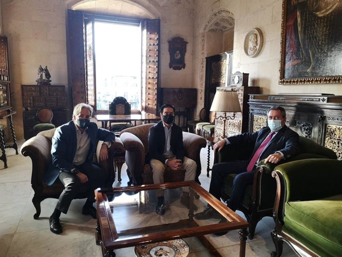 Reunión de Luque con Espadas en el Ayuntamiento