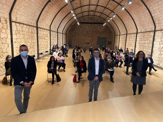 Representantes del IMAS y del Consell de Mallorca durante la presentación del Observatorio de la Infancia y la Adolescencia de Mallorca.