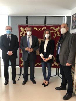 Fotografía Del Presidente, Agustín S. De Vega, Los Consejeros Electivos, María Del Valle Ares Y Francisco Ramos, Y El Consejero Nato, Juan Vicente Herrera.