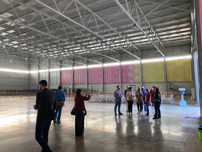 Visita al Jaén Arena donde el Ayuntamiento ha habilitado 30 camas para temporeros