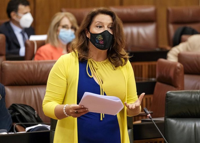 La consejera de Agricultura, Carmen Crespo,  durante un Pleno del Parlamento, en una imagen de archivo.