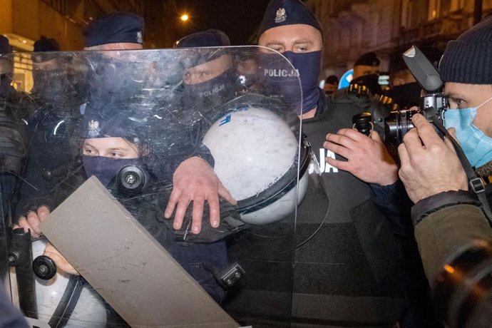 Despliegue policial en Varsovia por las movilizaciones para la defensa de la ley del aborto