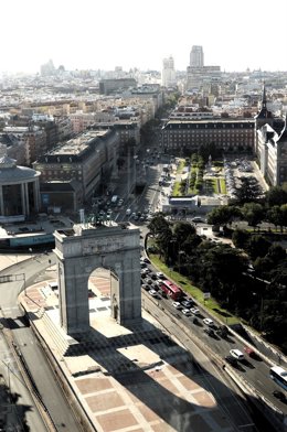 Vista del Arco de la Victoria de Madrid  junto a la zona de Moncloa.